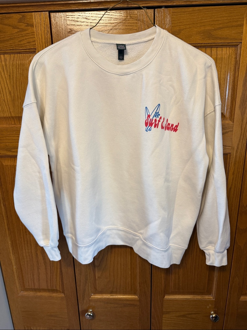 wild fable Women’s Cream Crewneck Sweatshirt with Red & Blue Surf Graphic- Large